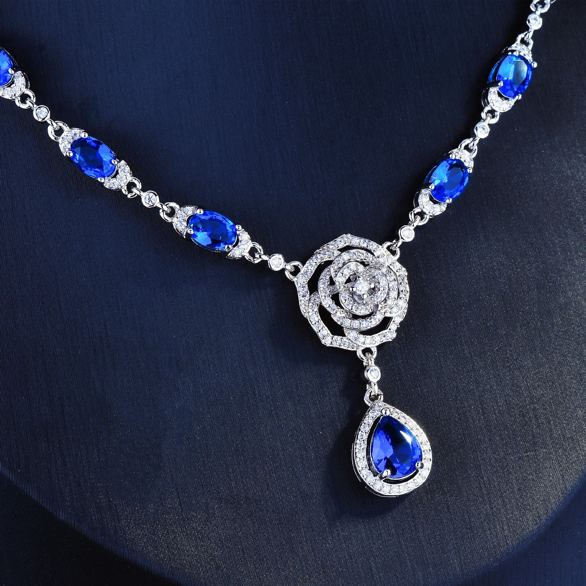 S925 sterling silver necklace light luxury necklace slightly studded with diamonds luxury sapphire necklace