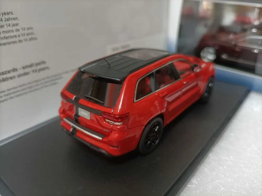 GLM 1:43 Grand Cherokee SRT8 SUV 2012 Limited Edition Resin Metal Static Car Model Toy Gift