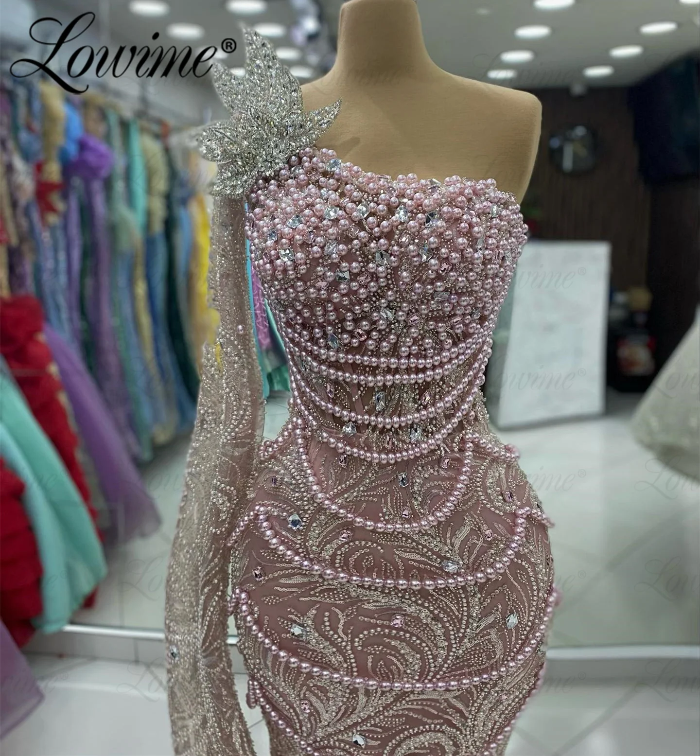 Vestido de graduación de manga larga con capa larga rosa con cuentas completas, vestidos de fiesta de boda de compromiso con lentejuelas brillantes árabes, Vestidos de Noche de cristal