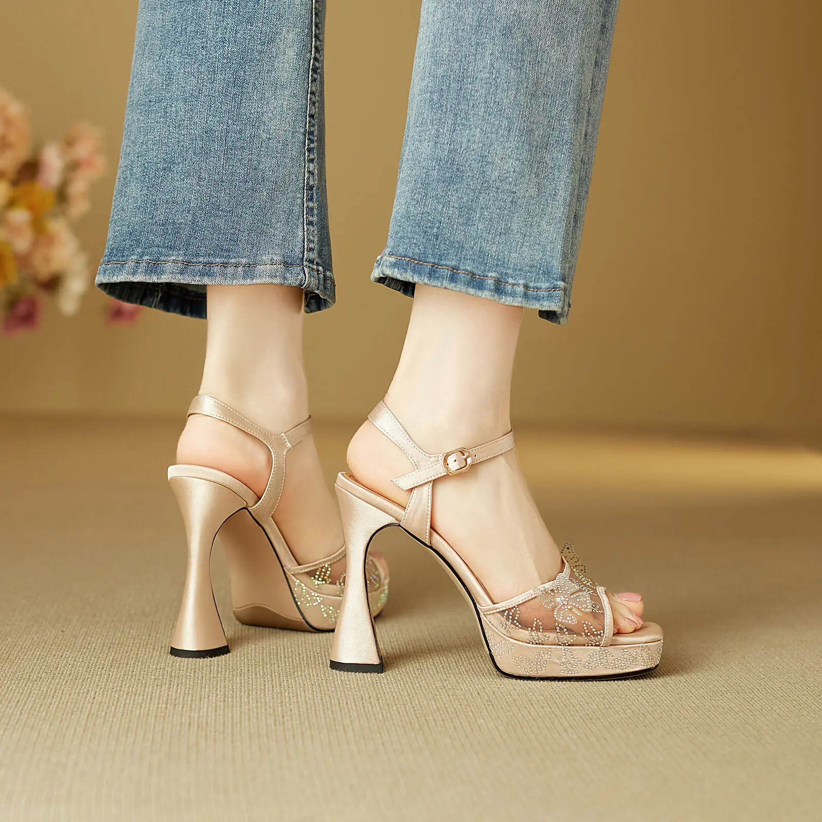 

Женская обувь, современные сандалии для вечеринок, женские сандалии на платформе, элегантные свадебные женские туфли из натуральной кожи на высоком каблуке