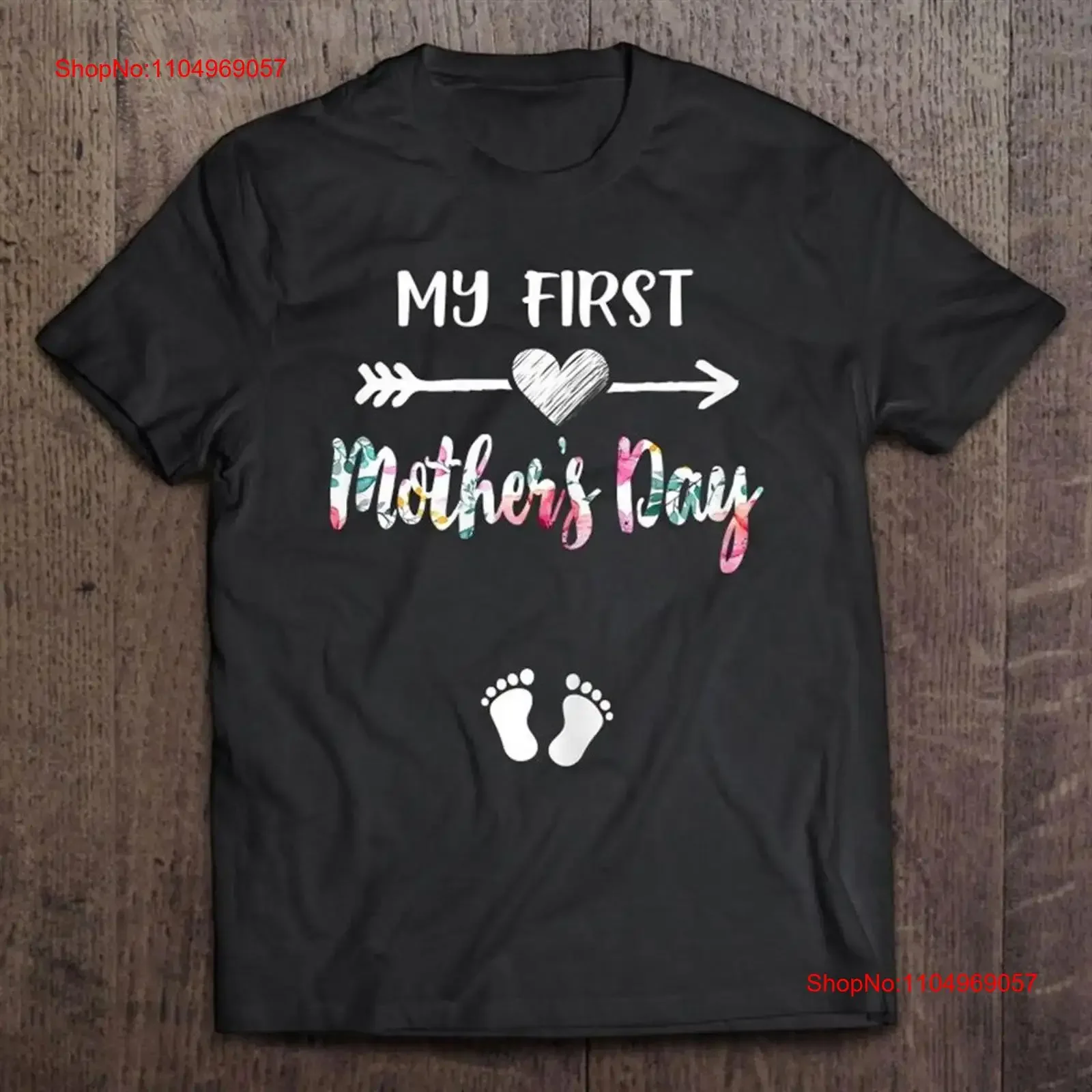 تي شيرت My First Mothers Day Pregnancy Announcemen Mom 8217s Mo عتيق مغسول قابل للتنفس للجنسين جرافيك متعدد الاستخدامات