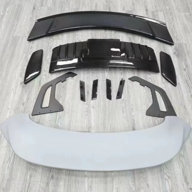

911GT3 Carbon Fiber Large Tail Wing, High-quality Dry Carbon Fiber, Suitable for 992 Model GT3 Rear Spoiler