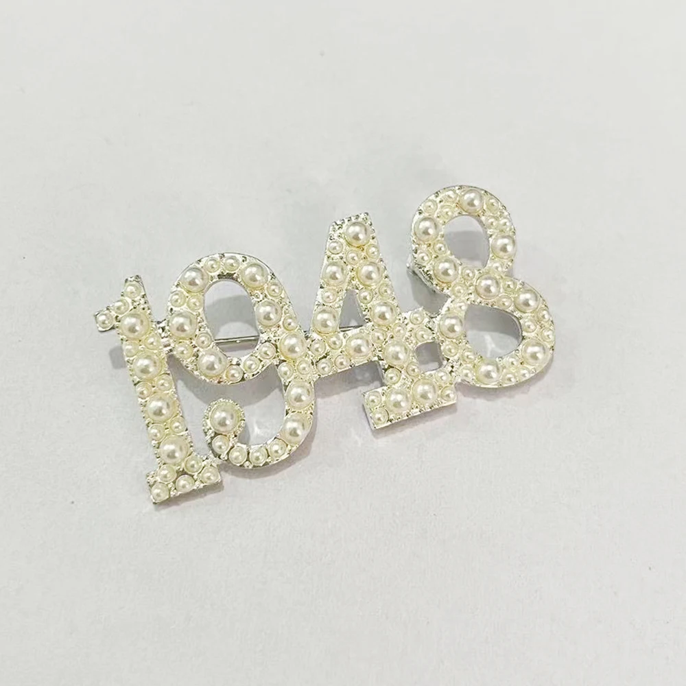 بروش 1948 مع لآلئ مقاسات مختلفة