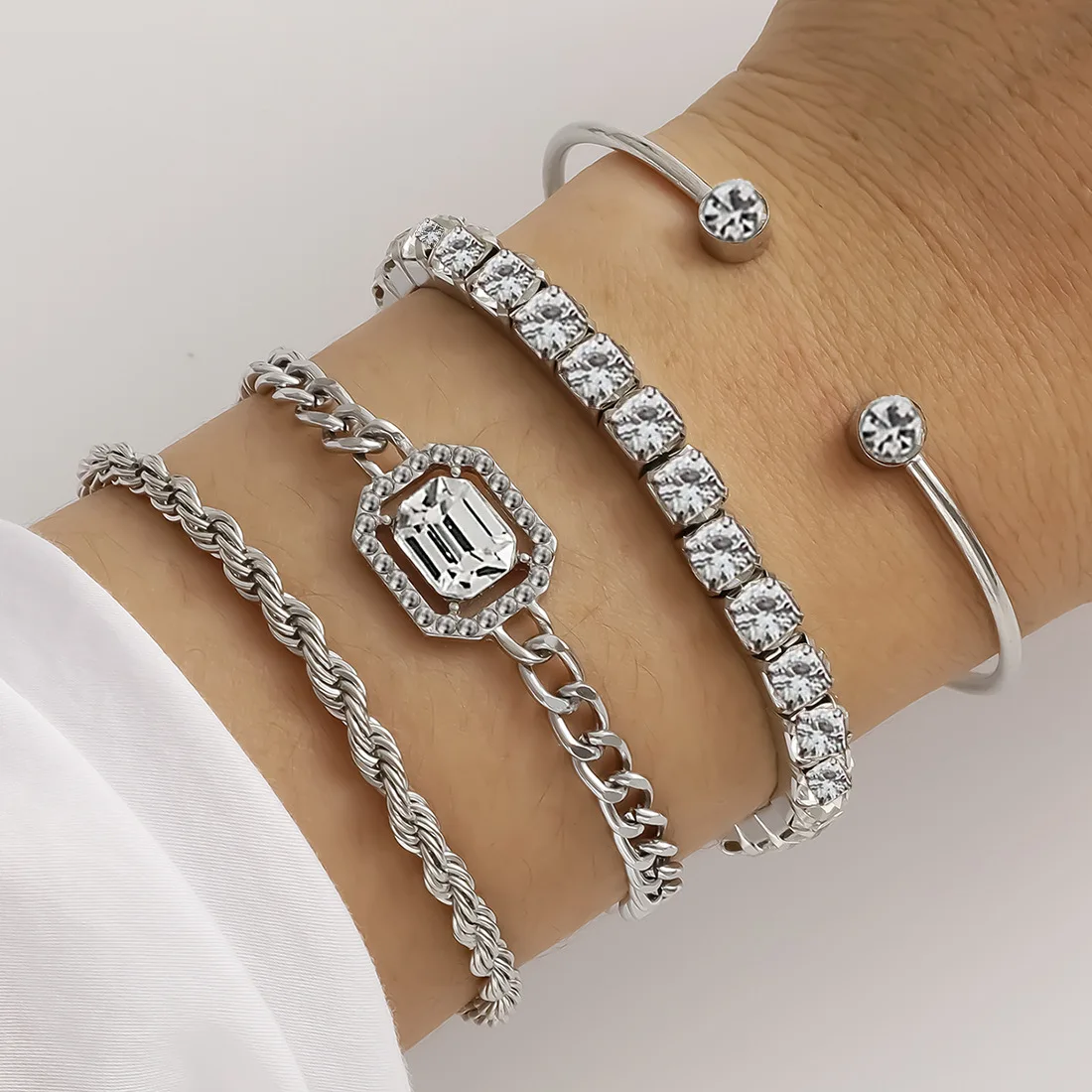 

4-Piece/set Imitation Rhinestone Decorative Twisted Bracelet Fashionable Hollow Chain Layered Hand Shape Simple Open Bracelet