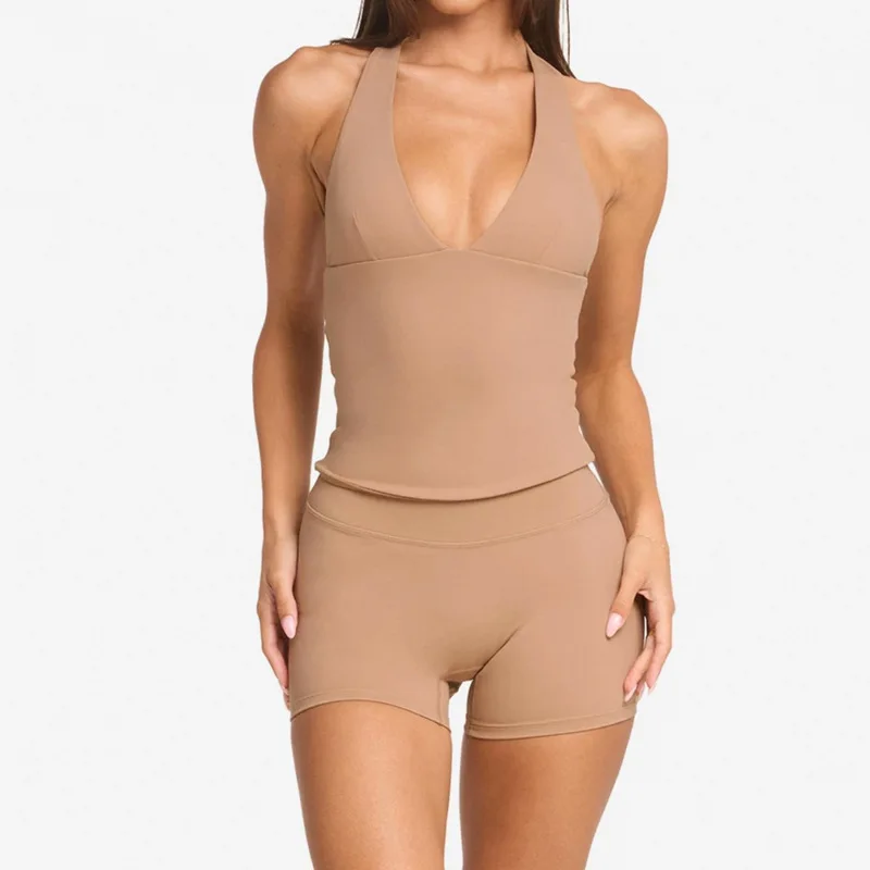 سترة يوجا منحنية حورية البحر مع وسادة صدر ورقبة على شكل حرف V ورقبة معلقة عارية سريعة الجفاف ملابس رياضية للياقة البدنية للنساء