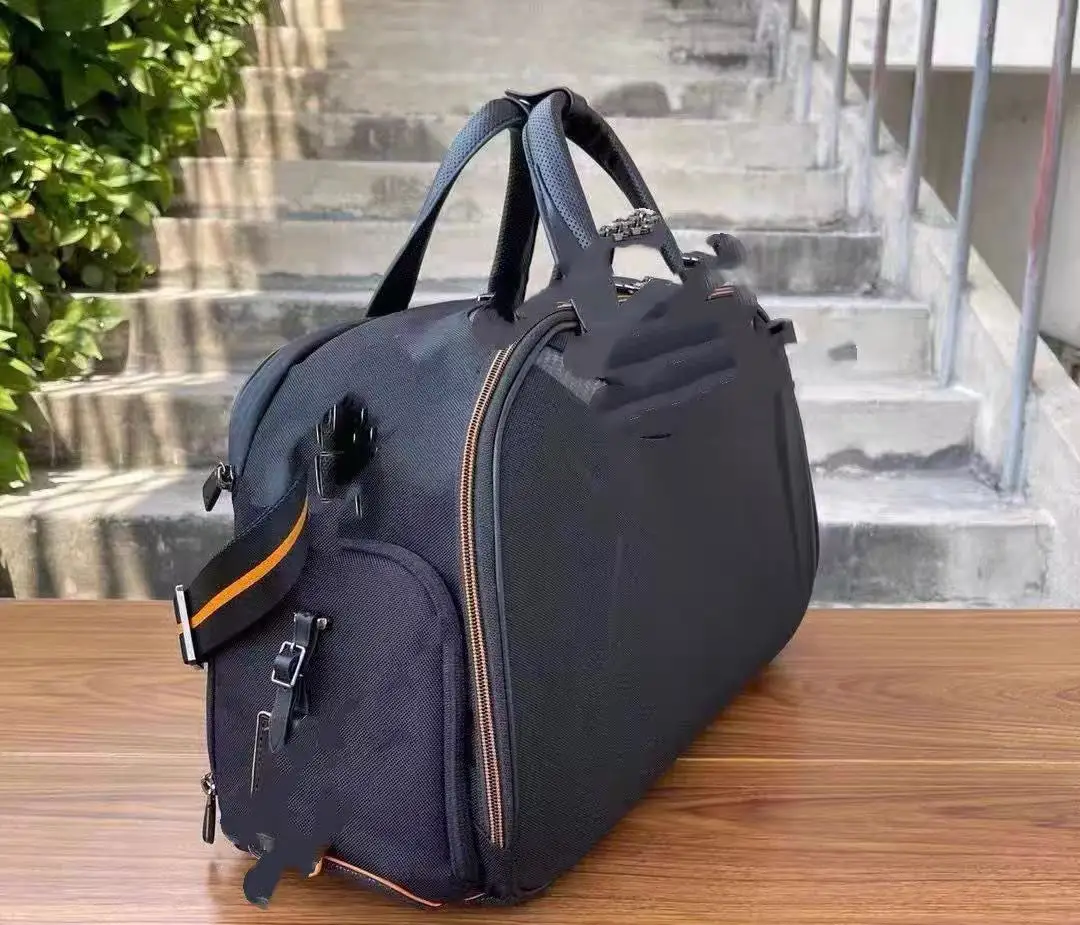 Travel bag, the latest model, hot-selling, large capacity, light and portable.