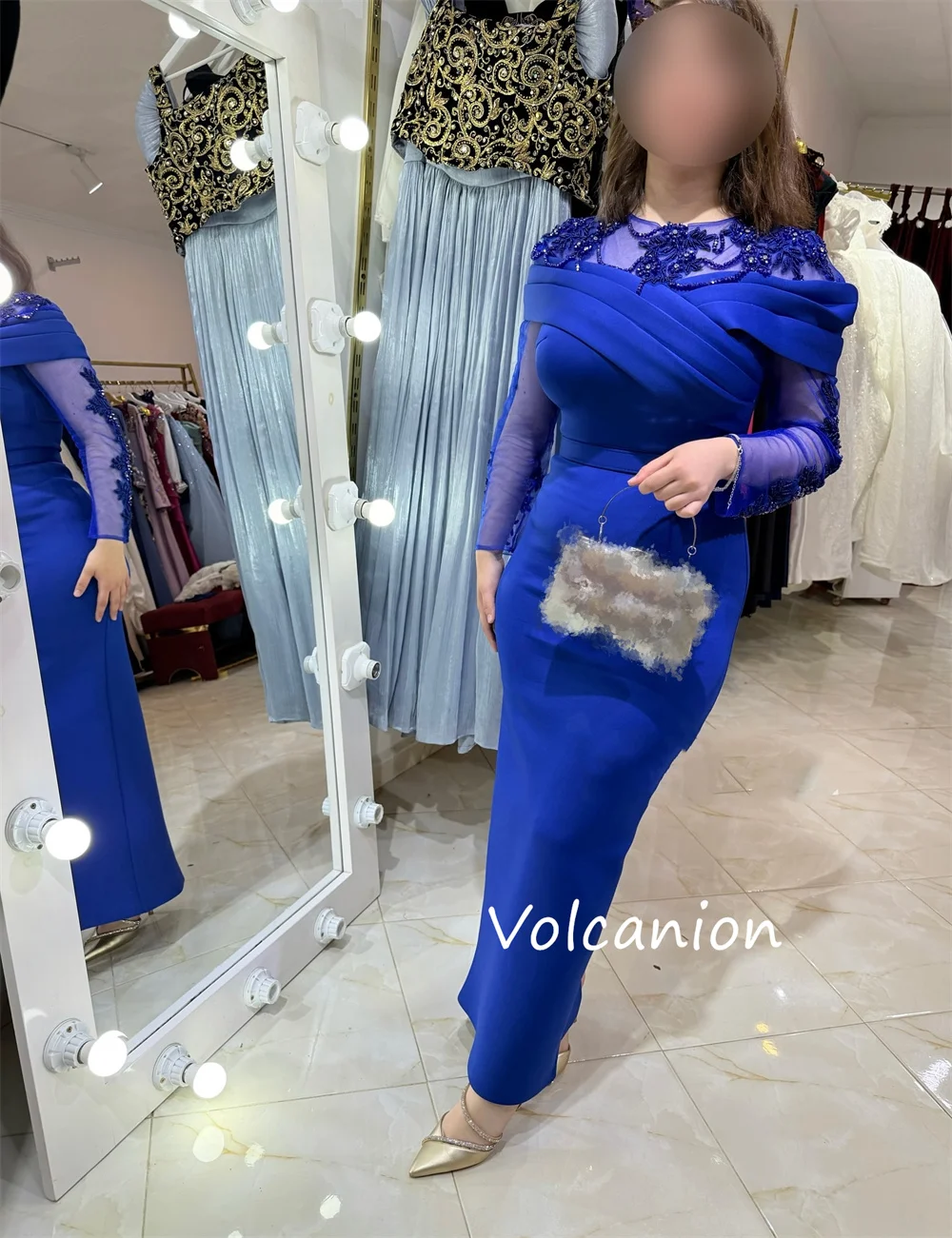 カスタムメイドの高品質ジャージプリーツスパンコール柄コラムスクープネックミディドレス、オーダーメイドの特別な機会、ホームカミング、お揃いのコーデに