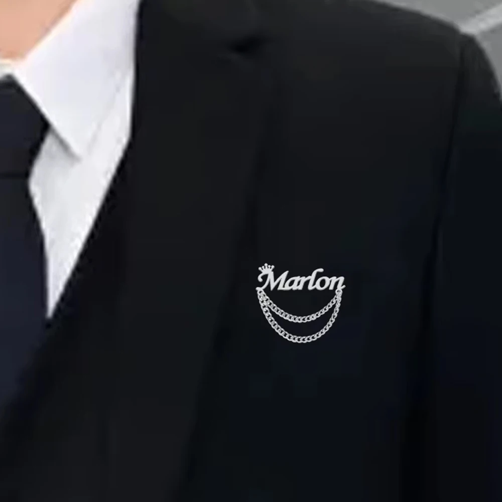 

Персонализированная брошь с именем, индивидуальные булавки с короной, ювелирные изделия из нержавеющей стали, модный значок для мужчин и женщин, рождественские подарки на день отца