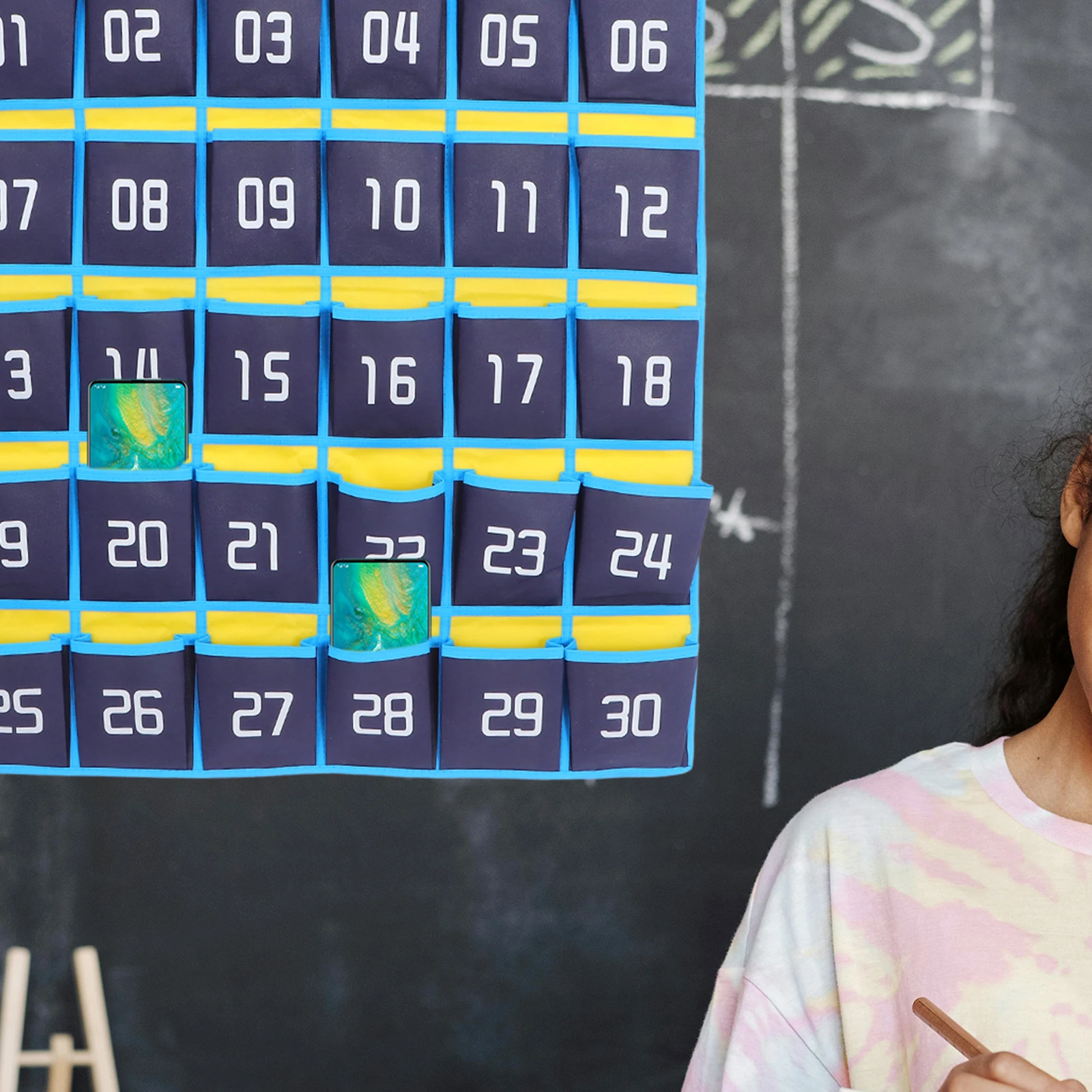 

Numbered Pocket Chart Cell Phone Wall Storage Bag Hanging Classroom Organizer Cloth Iron Multi Pocket Phone Holder