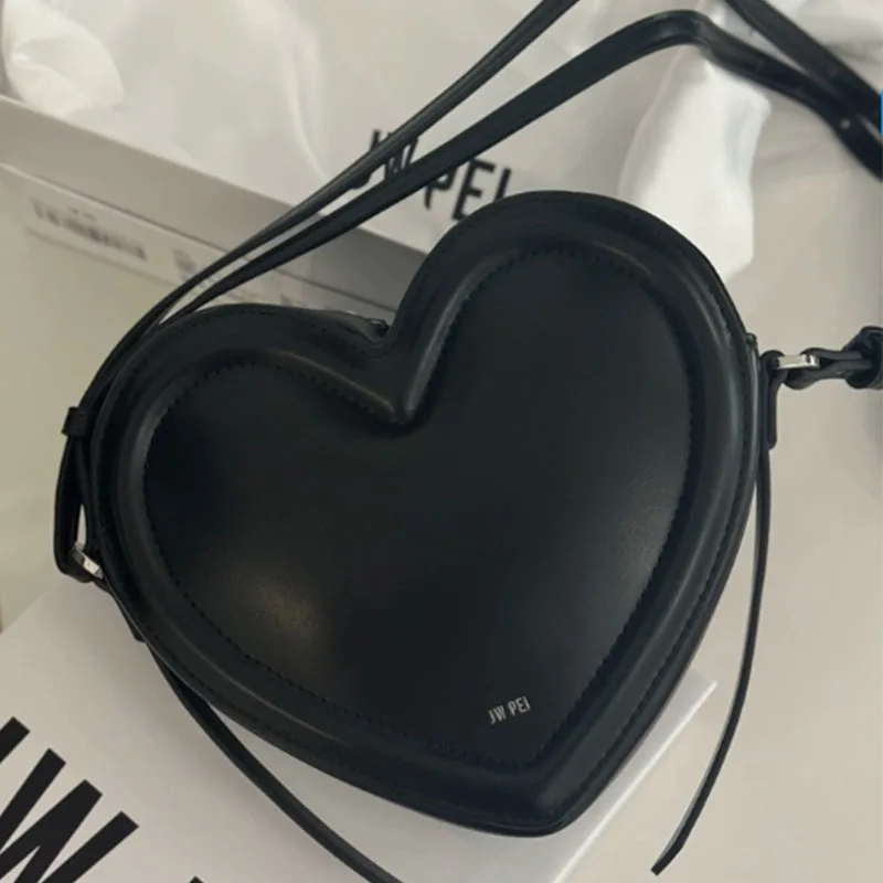 

Трехмерная сумка через плечо в форме сердца 2026, универсальная сумка, которую можно носить с одним ремешком или сумкой через плечо.