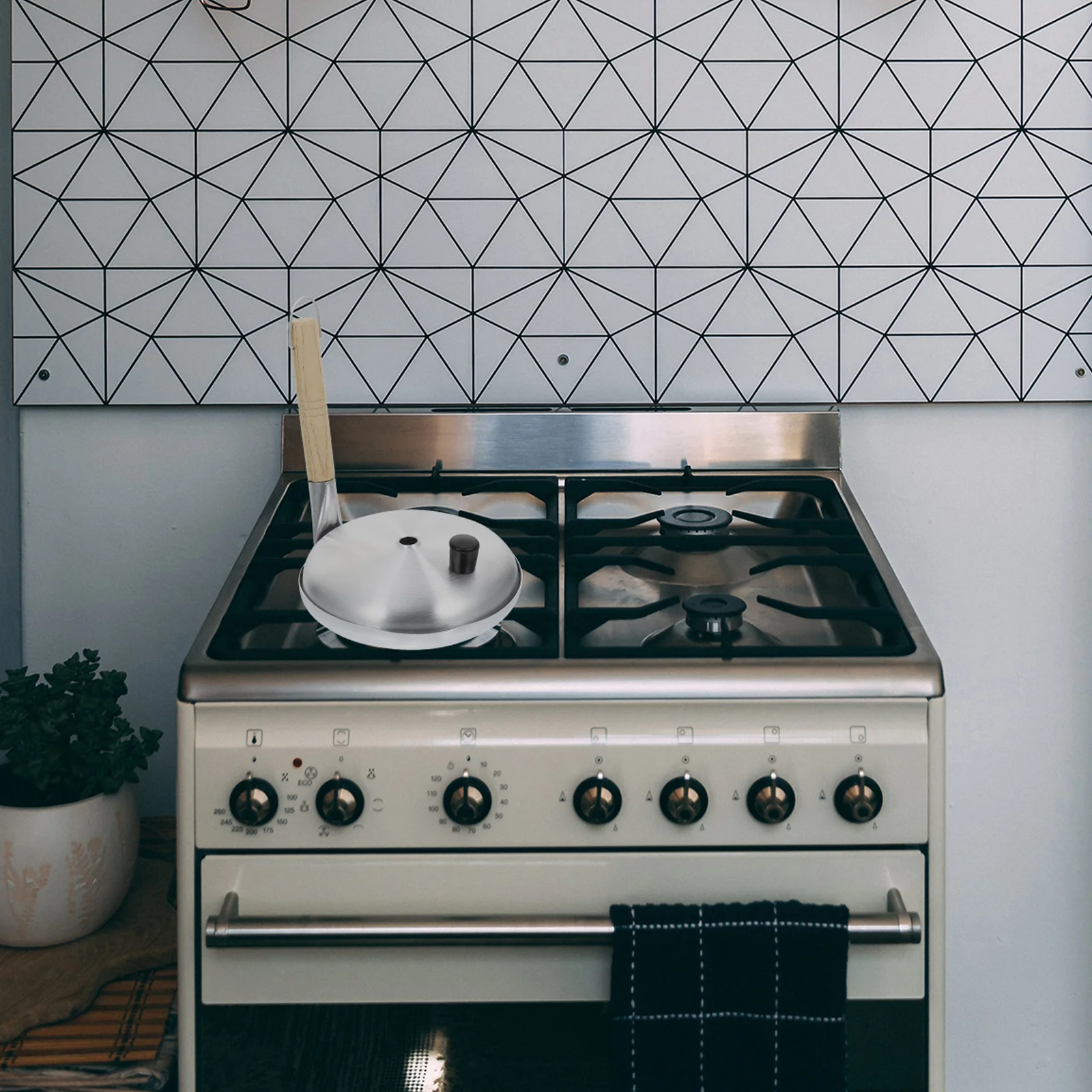 Sartén de aluminio de fondo plano con mango de madera, utensilio de cocina antiadherente, diseño de tapa fácil de limpiar, sartén segura de uso largo para el hogar