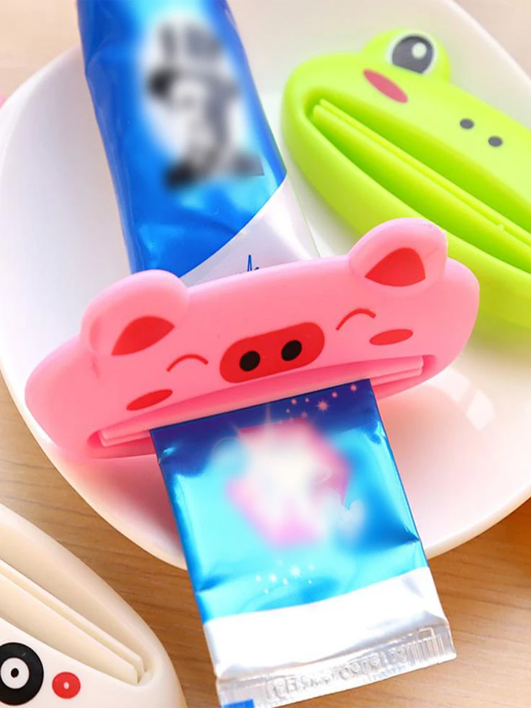 Cartoon Animal Toothpaste Squeezer Oral Care Tube Cosmetics Rolling Squeezing Dispenser Facial Cleanser Press Tooth Paste Holder