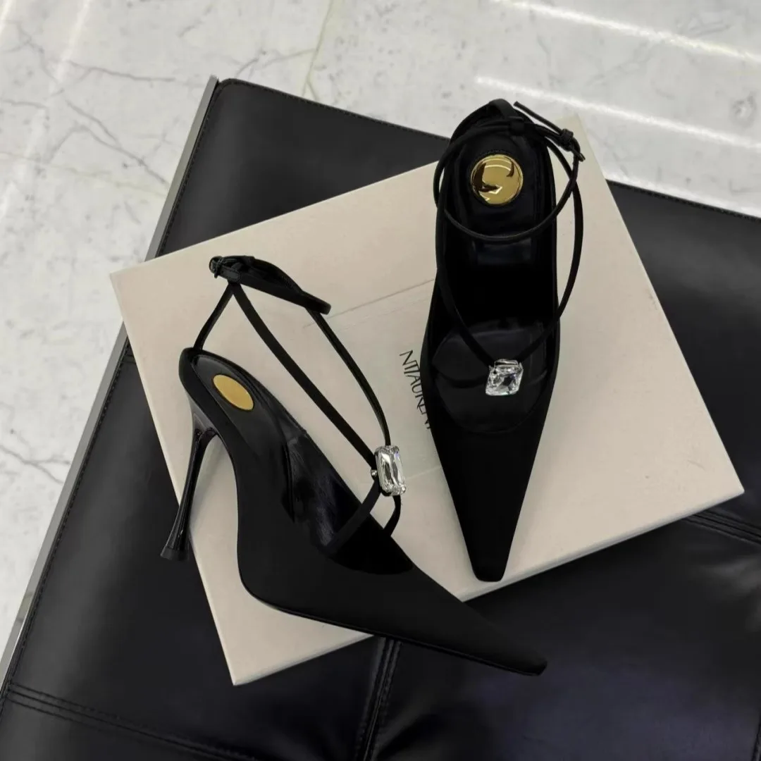 

Женские сандалии большого размера, 35–42 ярда, новые туфли на высоком каблуке с маленькой квадратной головкой и тонким ремешком, темпераментная обувь Baotou с большим кристаллом