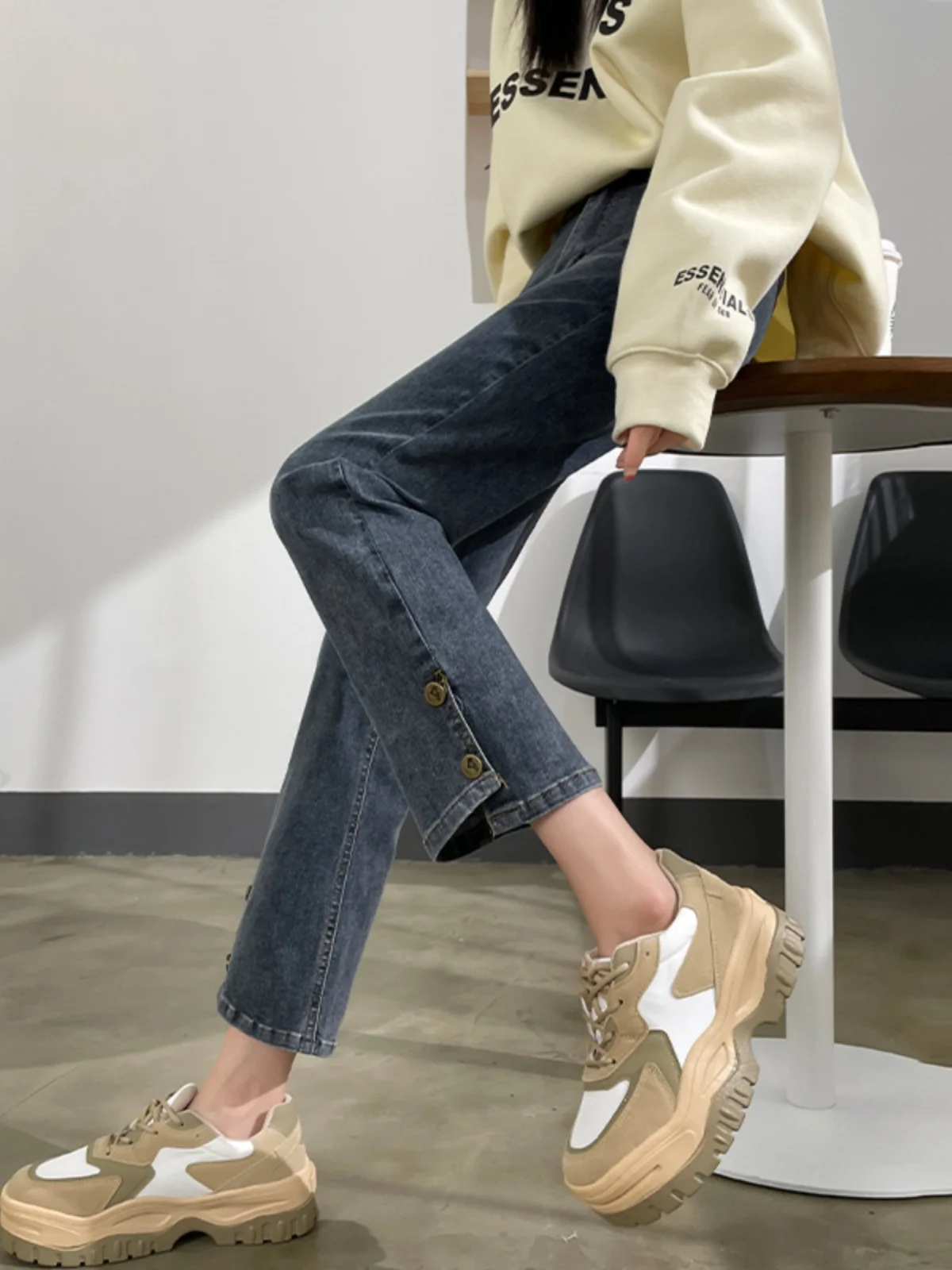 Primavera estate nuovi Jeans neri a vita alta 5xl per le donne pantaloni dritti Casual sottili alla moda Slim Chic con bottoni in Denim pantaloni femminili