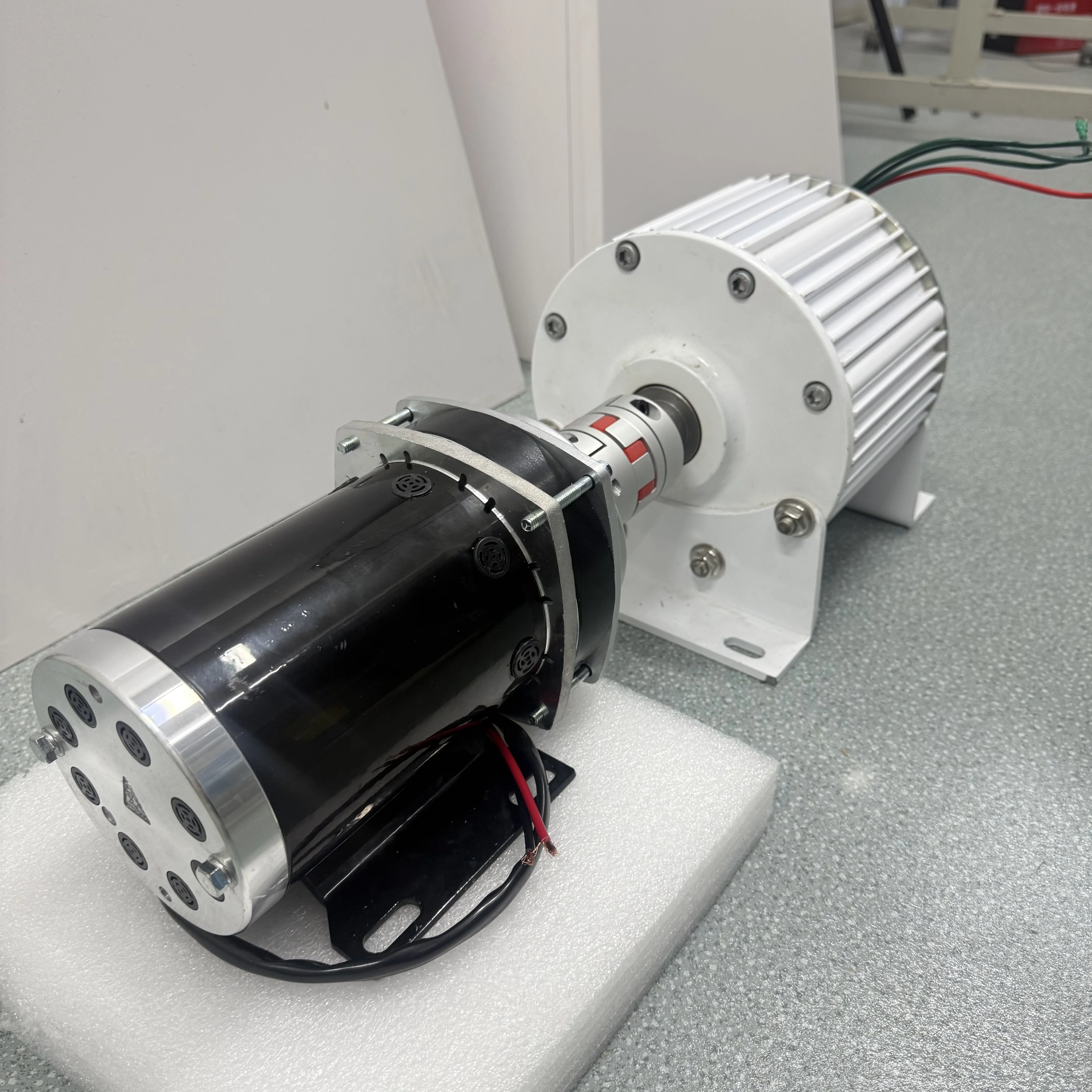 25KW 20KW Electric Generator 12V 24V 48V 96V 220V 380V Low RPM Alternator Permanent Magnet Generators Turbine With Base