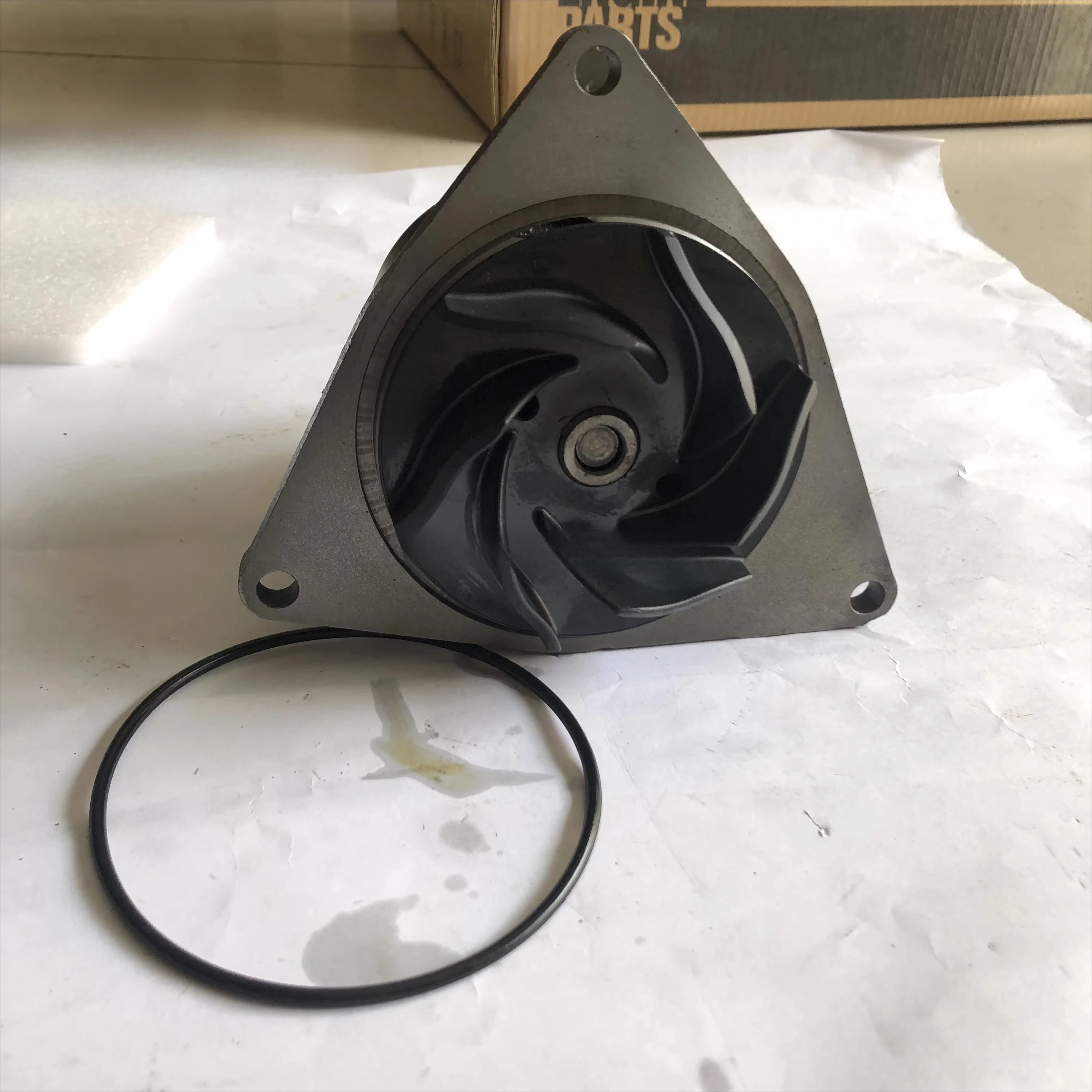 

High Performance QSL9 Engine 1 Water Pump 5579023 4376357