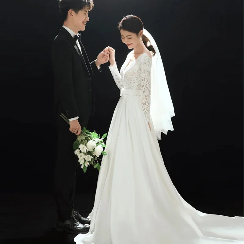 

Long Sleeve Light Main Wedding Dress2025New Bride French Hepburn Style Train Vintage Wedding Dress Winter