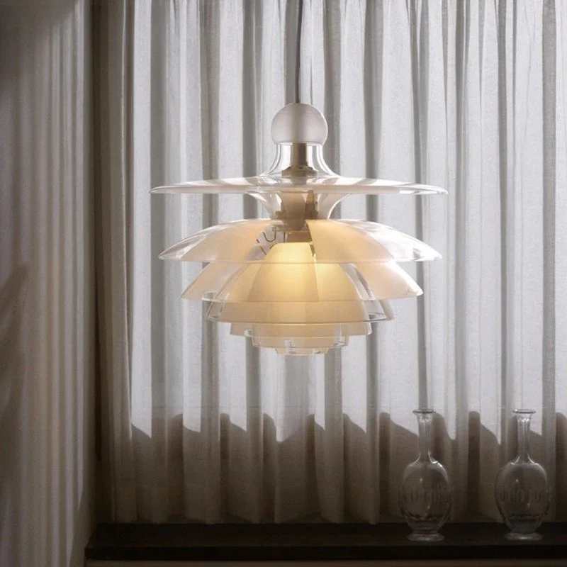 مخروط الصنوبر المصمم، إبداع ثريا المطاعم، وبار طاولة الطعام في غرفة النوم، ومصباح زجاجي على شكل جزيرة