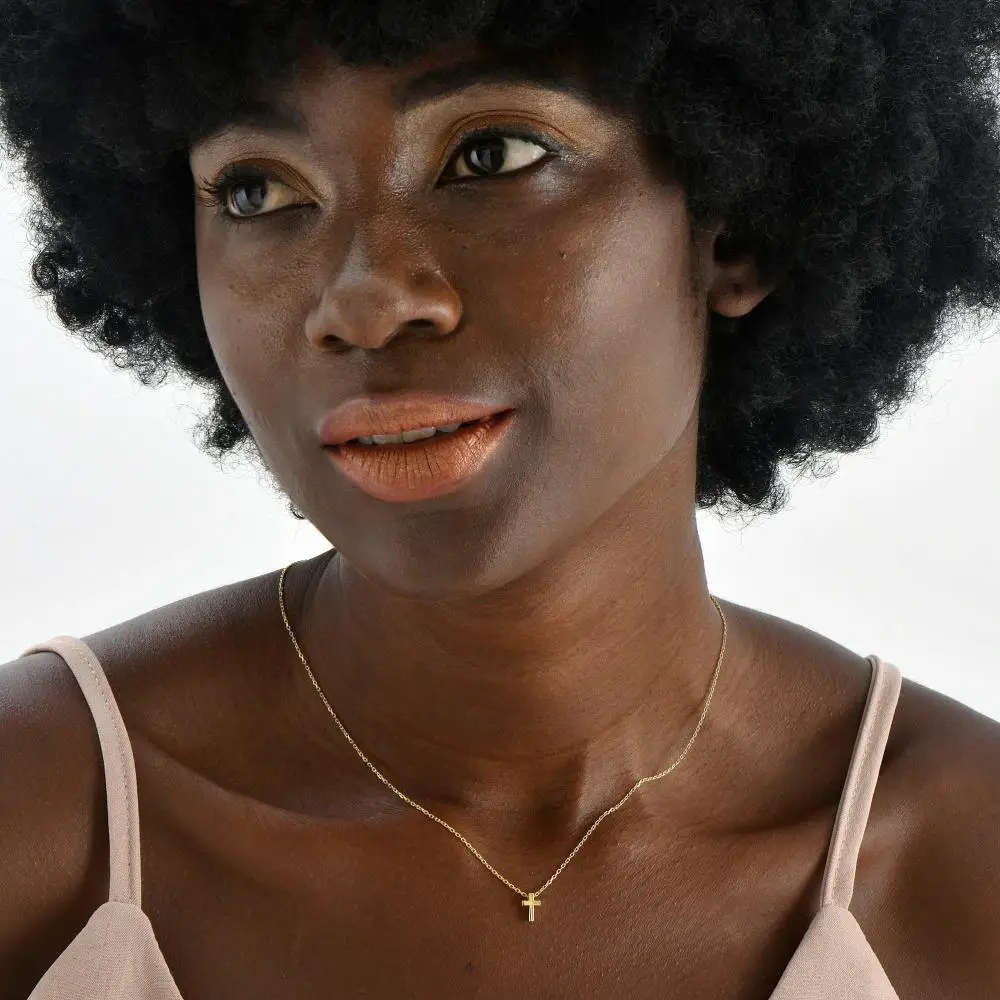 

New In Fashion Personality Copper Plated Gold Cross Necklace for Women Simple Collarbone Chain Choker for Women Jewelry