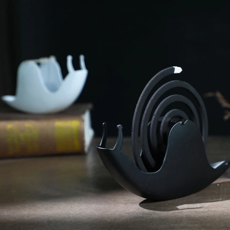 Cute Snail Shape Mosquito Coil Incense Holder Shelf Retro Unique Iron Stand Ornament For Home Bedroom Decoration