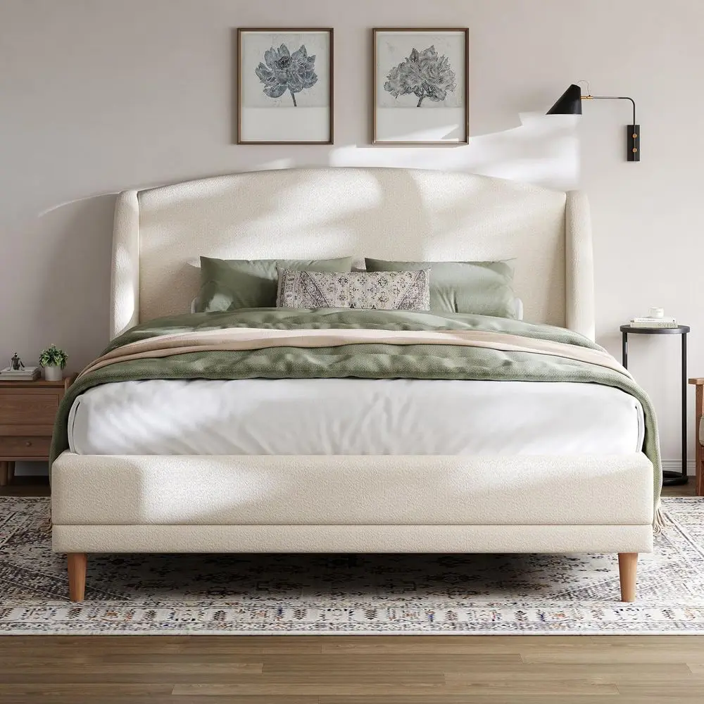 

Белая кровать-платформа с изголовьем-козырьком, обитая тканью букле, с закругленными краями