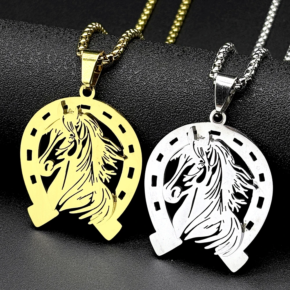 Horseshoe Game Set - Collana con Ciondolo a Forma di