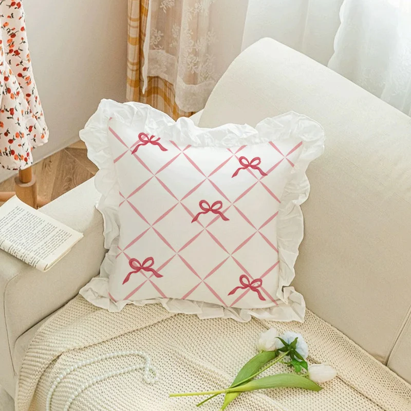 

Серия подушек с принтом милых котиков и бантиками для спальни, гостиной, общежития, с рюшами, квадратным узором, для домашнего декора, съемная подушка