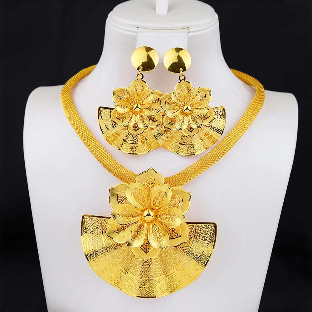 

Hollow Jewelry Set Flower Earrings Large Pendants Golden Necklace Jewelry Women Classics Set Wedding Gift Party Retro Exaggerate