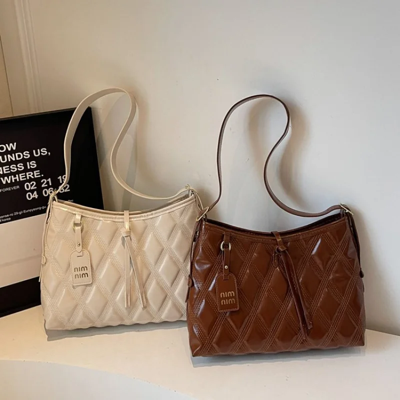 

Stylish Letter Logo Crossbody Bag Unique Minimalist Vintage Leather Clutch Commuter Purse For Women