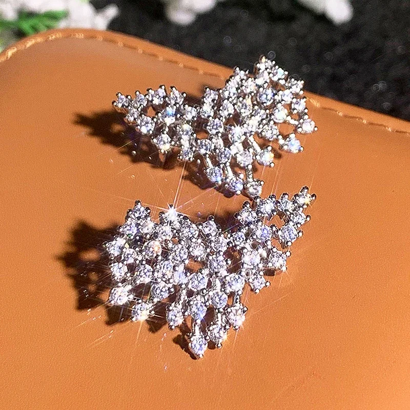 Huitan wspaniałe damskie kolczyki sztyfty pełne z małą cyrkonią sześcienną Bling Bling kobiece akcesoria wesele modna biżuteria — zdjęcie 3