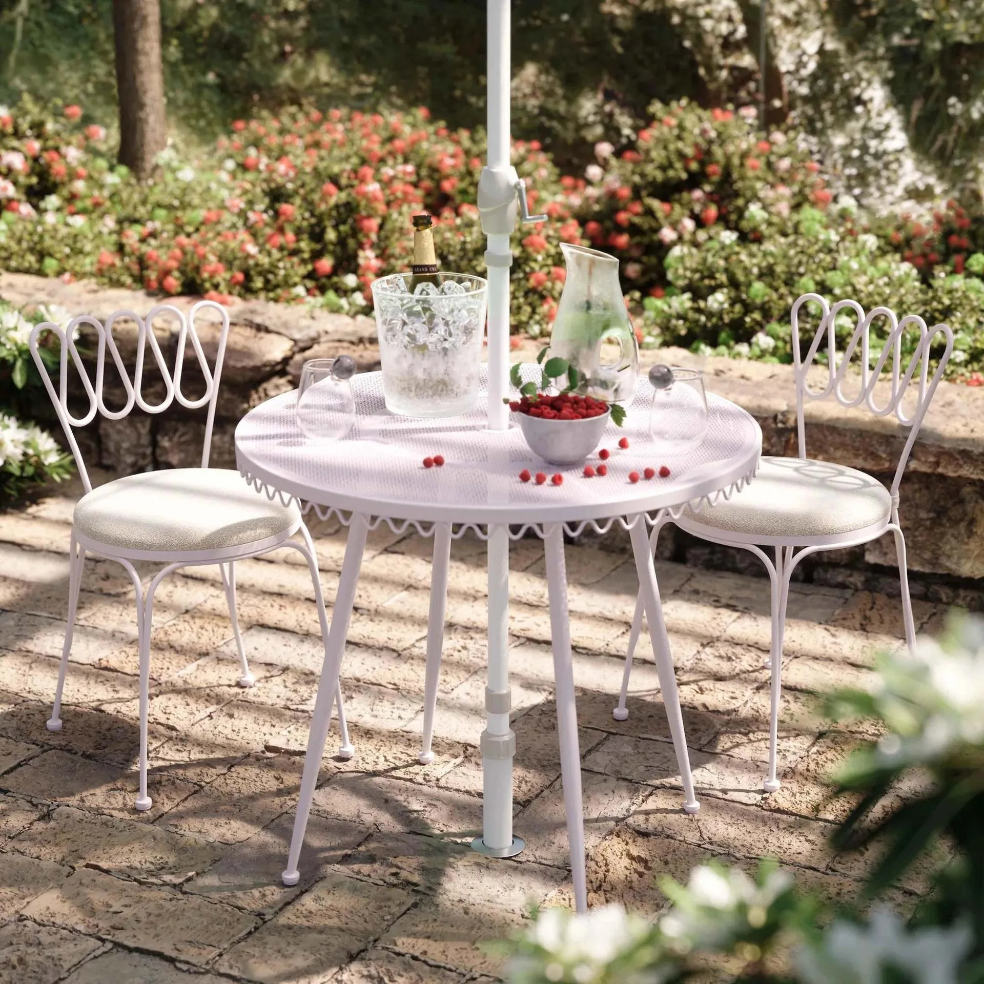 HYS new product outdoor courtyard tables and chairs balcony garden leisure small round combination homestay wrought iron