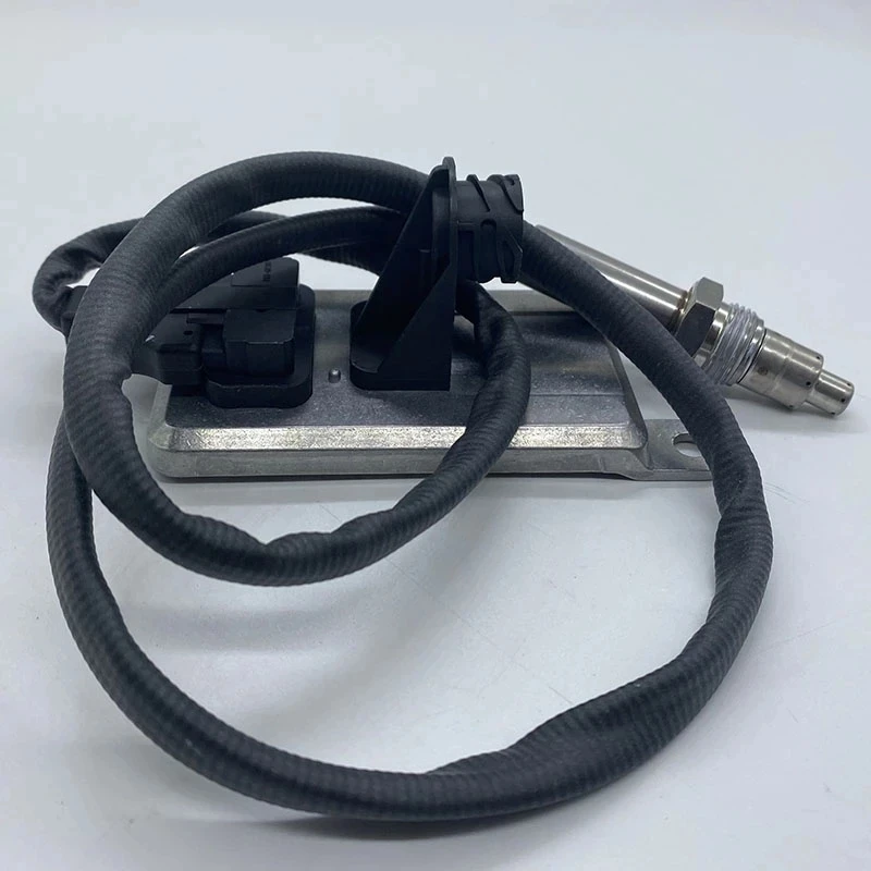

2296799 5WK96612F 2020691 1872080 2247379 5WK96612D Genuine Nitrogen Oxygen Sensor NOX Sensor 24V For Scania Engine Spare Parts