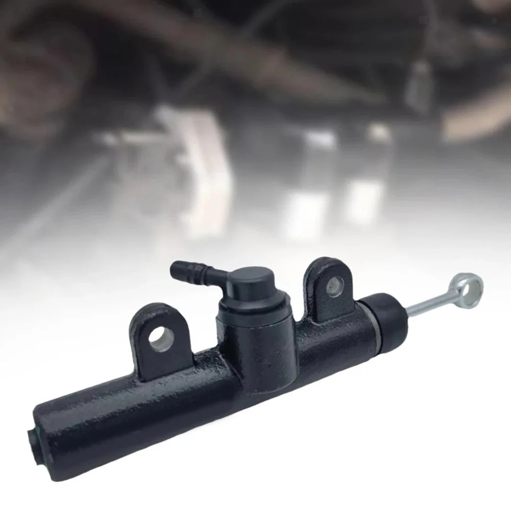 Clutch Master Cylinder C00059672 Metal Pump Designed to Fit For V80 Vehicles for Consistent Clutch Performance