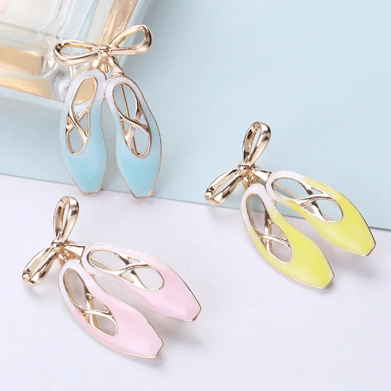 Dmari Women Brooch Trendy Lapel Pin 3 Color Cute Ballet Shoes Enamel Badge Party Accessories For Clothing Luxury Jewelry