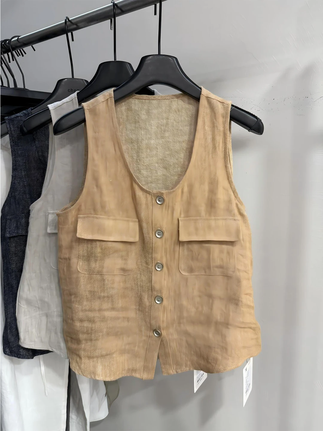 Loose Sleeveless U-Neck Vest Women's Fashion Commute Style Single Button Closure Vest Summer New Arrival Money Wind Design