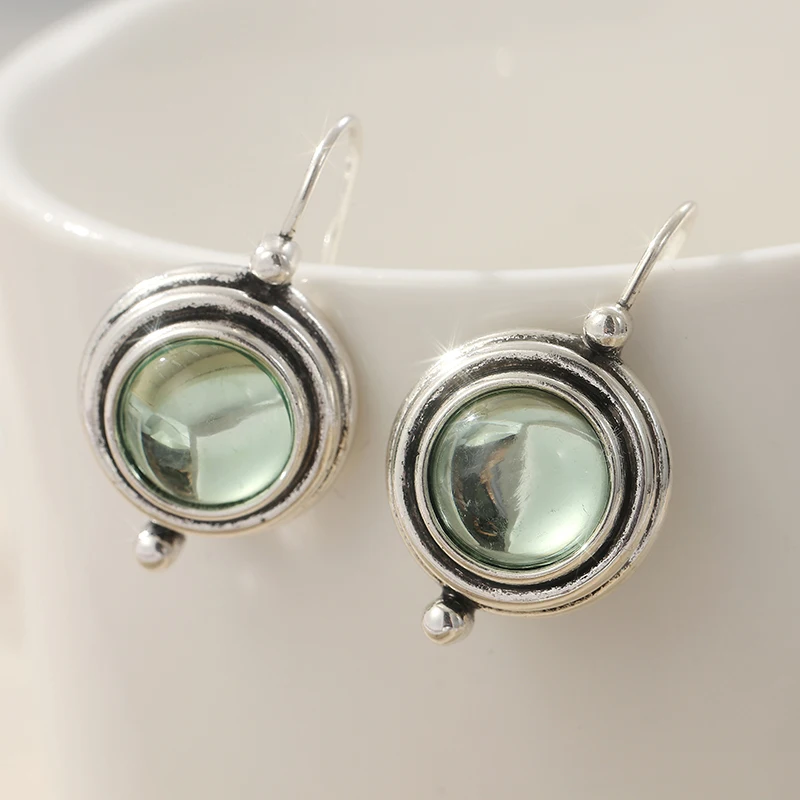 Exquisite Elegant Green Stone Round Pendant Earrings for Women's Vintage Charm Silvery Plated Banquet Jewelry Accessaries Crafts
