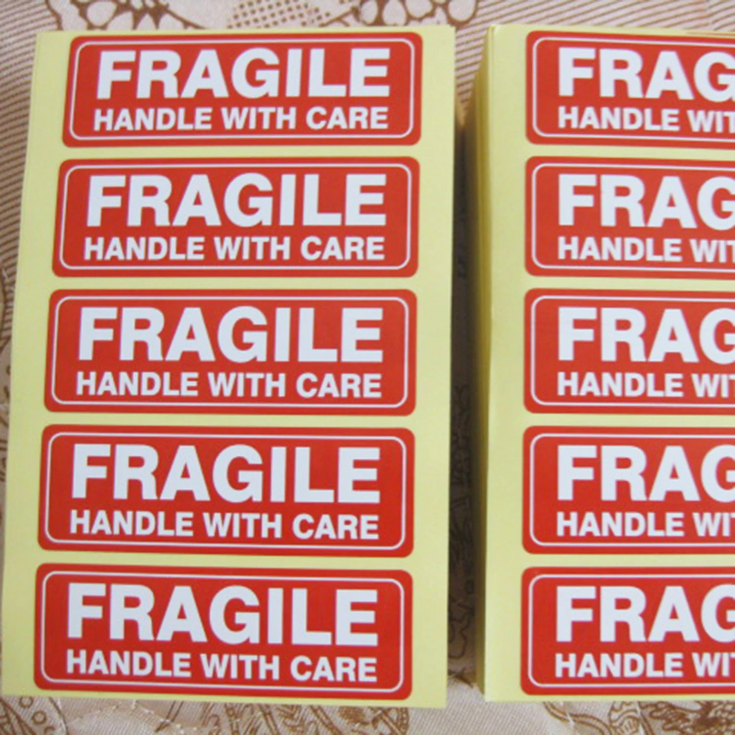 4000pcs 76x25mm FRAGILE HANDLE WITH CARE Self-adhesive Shipping Warning Label Delivery Safety Transfer Damage Reminder Sticker