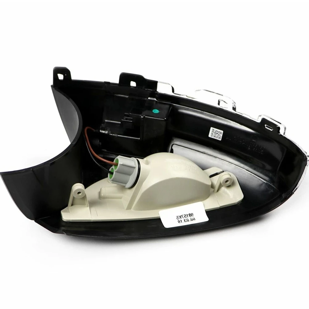 M93K-Car LED Rear Veiw Mirror Light Lampturn Signal Light Indicator For Skoda Yeti 2009-2013 Car-Styling With Puddle Light