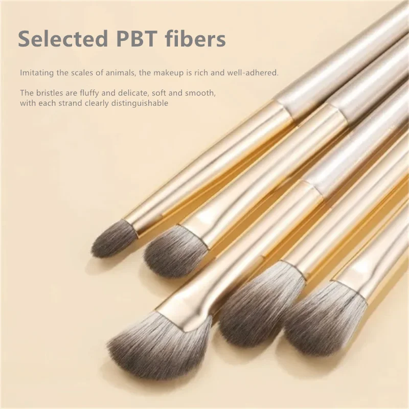Super soft bristle eyeshadow brush set for beginners including eyeliner nose contour and detail blending brushes