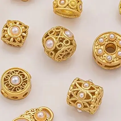 

Matte Gold Inlaid Imitation Pearl, Flower-shaped Spacers, Round Spacers, DIY Bracelet and Necklace Accessories, 1PC