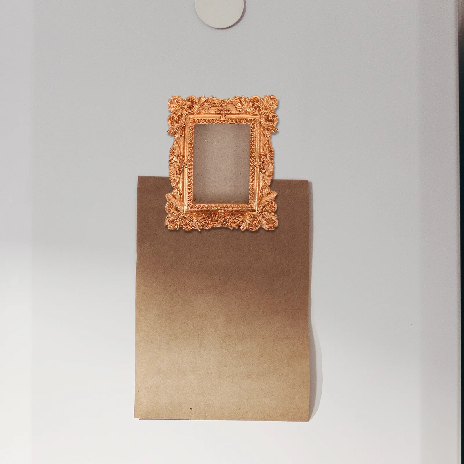 

5Pcs Magnetic Photo Frames Gold Oval Rectangle Vintage Style for Refrigerator Display DIY Travel Souvenirs Decorative Frames