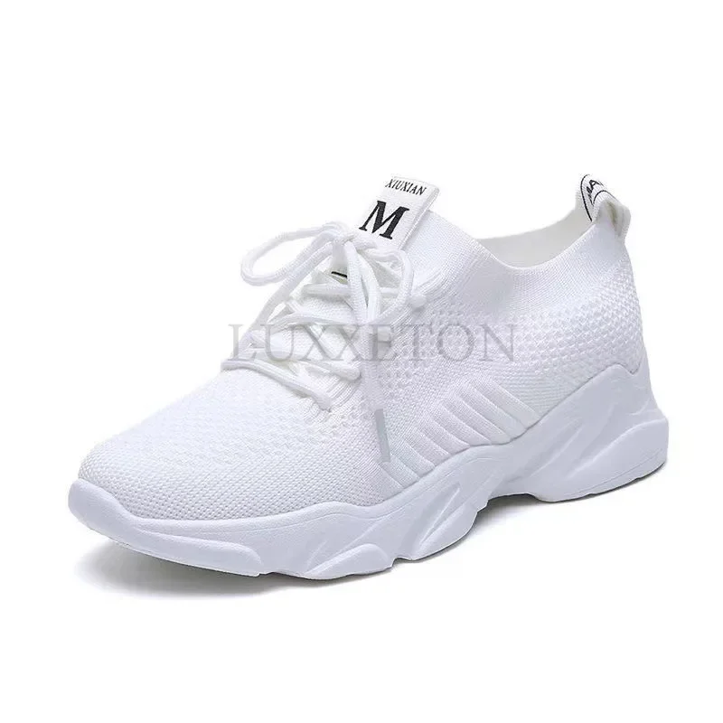 Damskie płaskie buty 2024 wiosenne i jesienne nowe modne zasznurowane siatkowe damskie wulkanizowane grube podeszwy codzienne buty sportowe