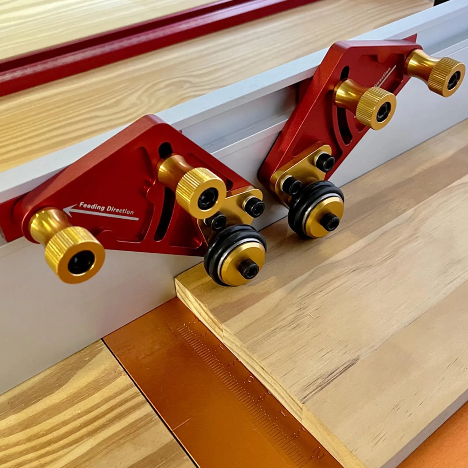 2 stuks tafelzaaggeleiderplaat Nauwkeurige houtbewerking Multifunctioneel lager Feeder Roller Press Board Hulpgereedschap