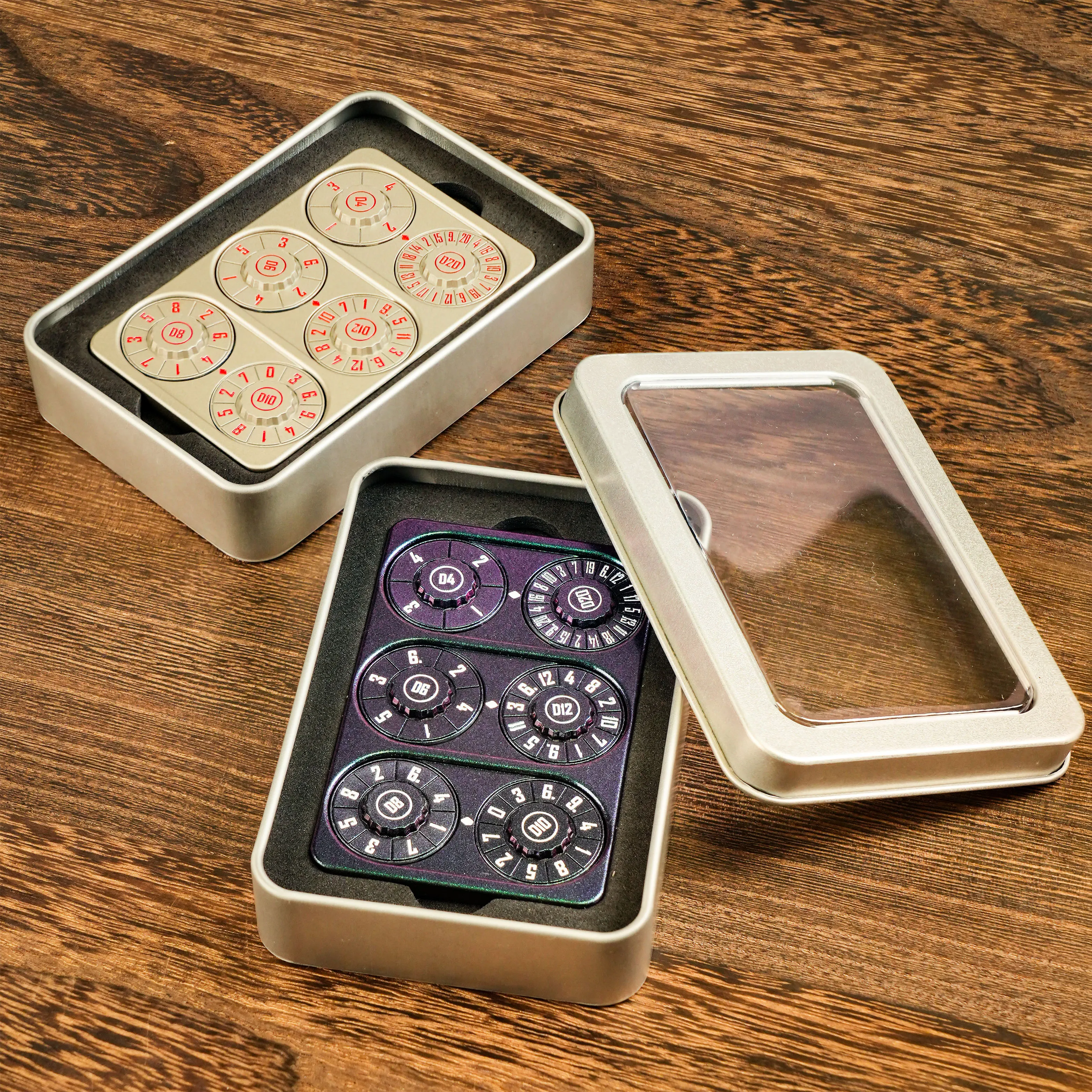 Exquisitely Crafted Metal Integrated Card and Dice Spinner, Portable and Non-Scattering, Suitable for Dnd Tabletop Games Collection and Stress Relief, Multi-Purpose Dice