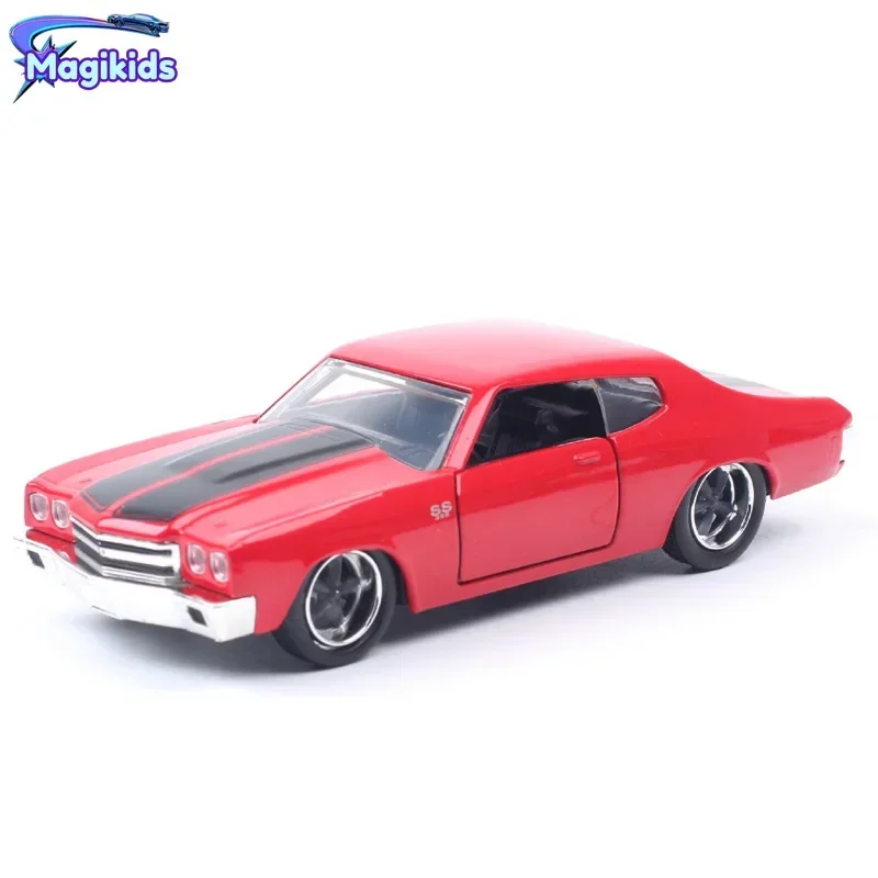 Chevelle SS Diecast 1:32 1970รถสปอร์ตจำลองโมเดลรถยนต์ของเล่นของที่ระลึกเครื่องประดับงานฝีมือของขวัญ