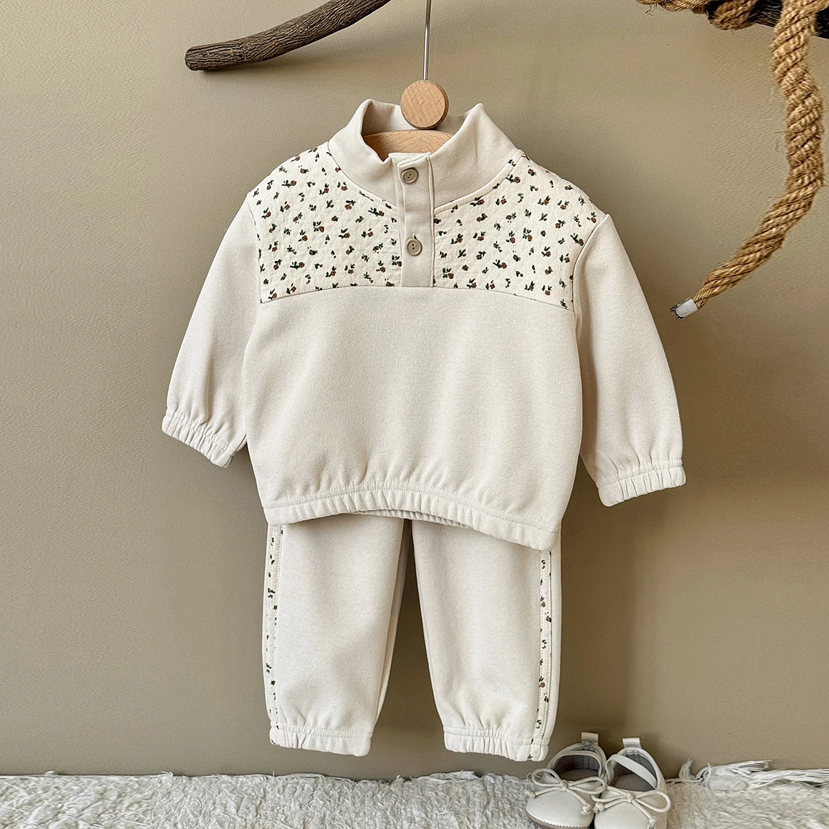 Spring Autumn Baby Vintage Tiny Floral Half Button Top, Infant Side Floral Stripe Cuffed Pants Fashion 2 Pieces Tracksuit