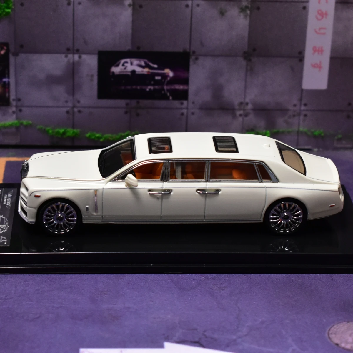 Smallcarart 1:64 Rolls-Royce Eight Generations Phantom Diecast Model Car