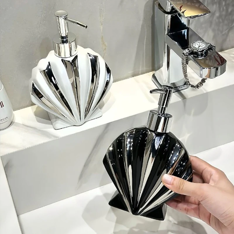 

European Ceramic Shell Lotion Bottle Black and White Conch Toothbrush Holder Exquisite Bathroom Shampoo and Toner Storage Bottle