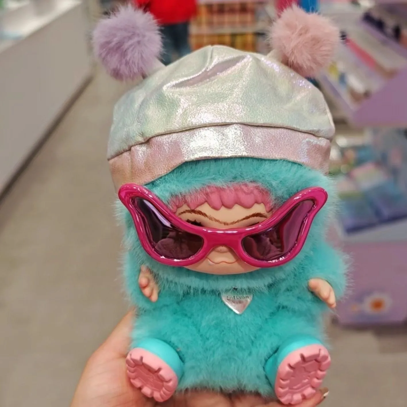 

WAKUKU Fluffy Trendy Party Series Blind Box Felted Plush Ornaments for Kids, Girls, and Holiday Gifts