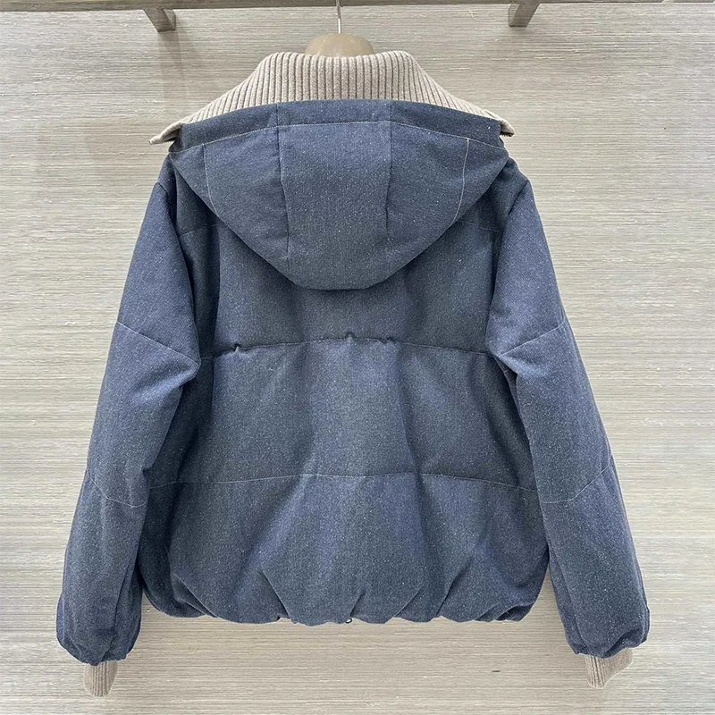 高品質のソフトデニムとウールをブレンドした女性用フェイクツーピースフード付きダウンジャケット人気の冬用コート25101387